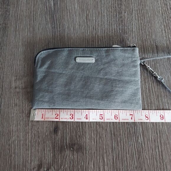 Baggallini Clutch Wristlet Wallet Nylon RFID Silver Hardware W/Card Slots EUC - Picture 4 of 5